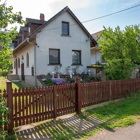 Nosztalgia Nyaralohaz