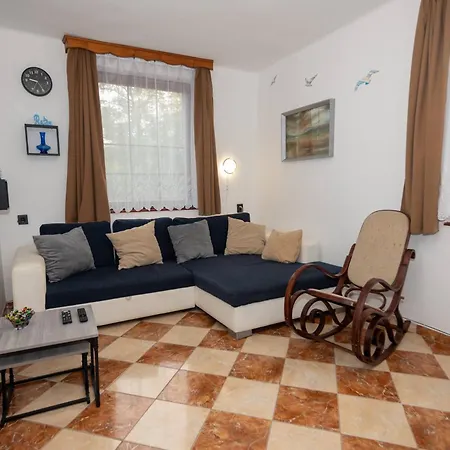 Nosztalgia Nyaralohaz * סיגליגט