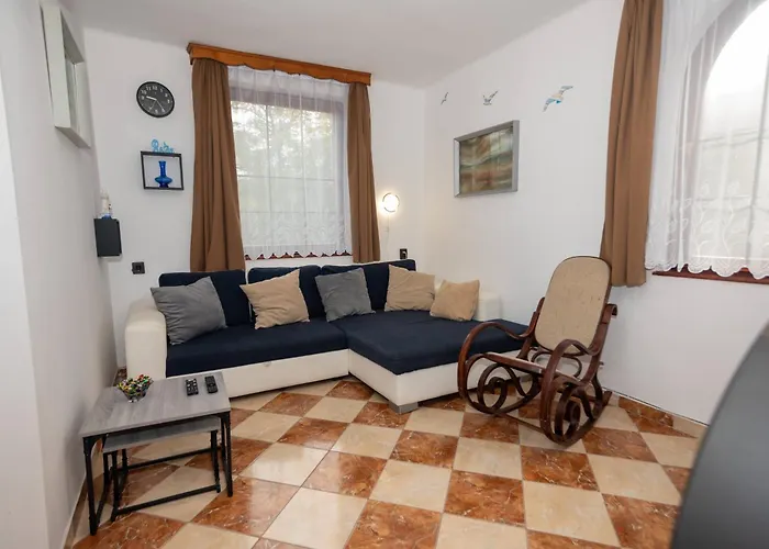 Nosztalgia Nyaralohaz * סיגליגט