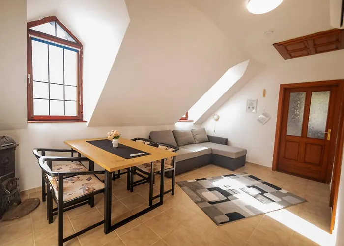 בית נופש Nosztalgia Nyaralohaz סיגליגט