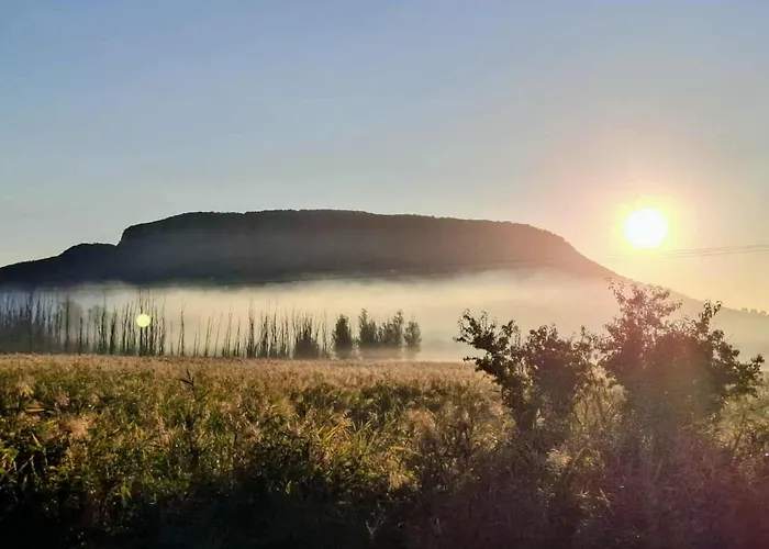 Nosztalgia Nyaralohaz סיגליגט